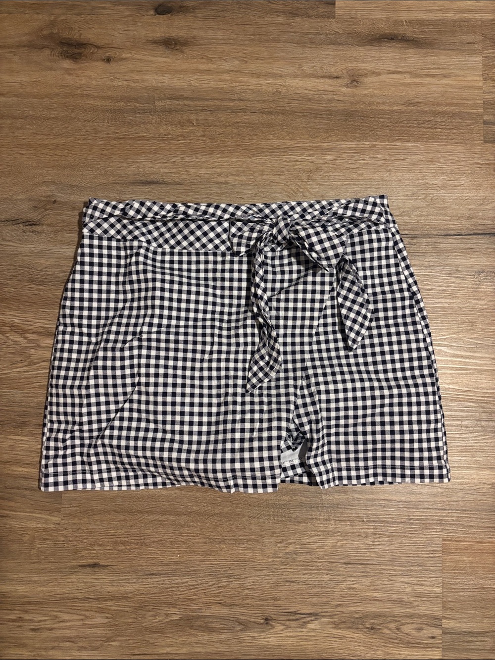 💛2 for $15! crown & ivy Black and White Gingham Skort